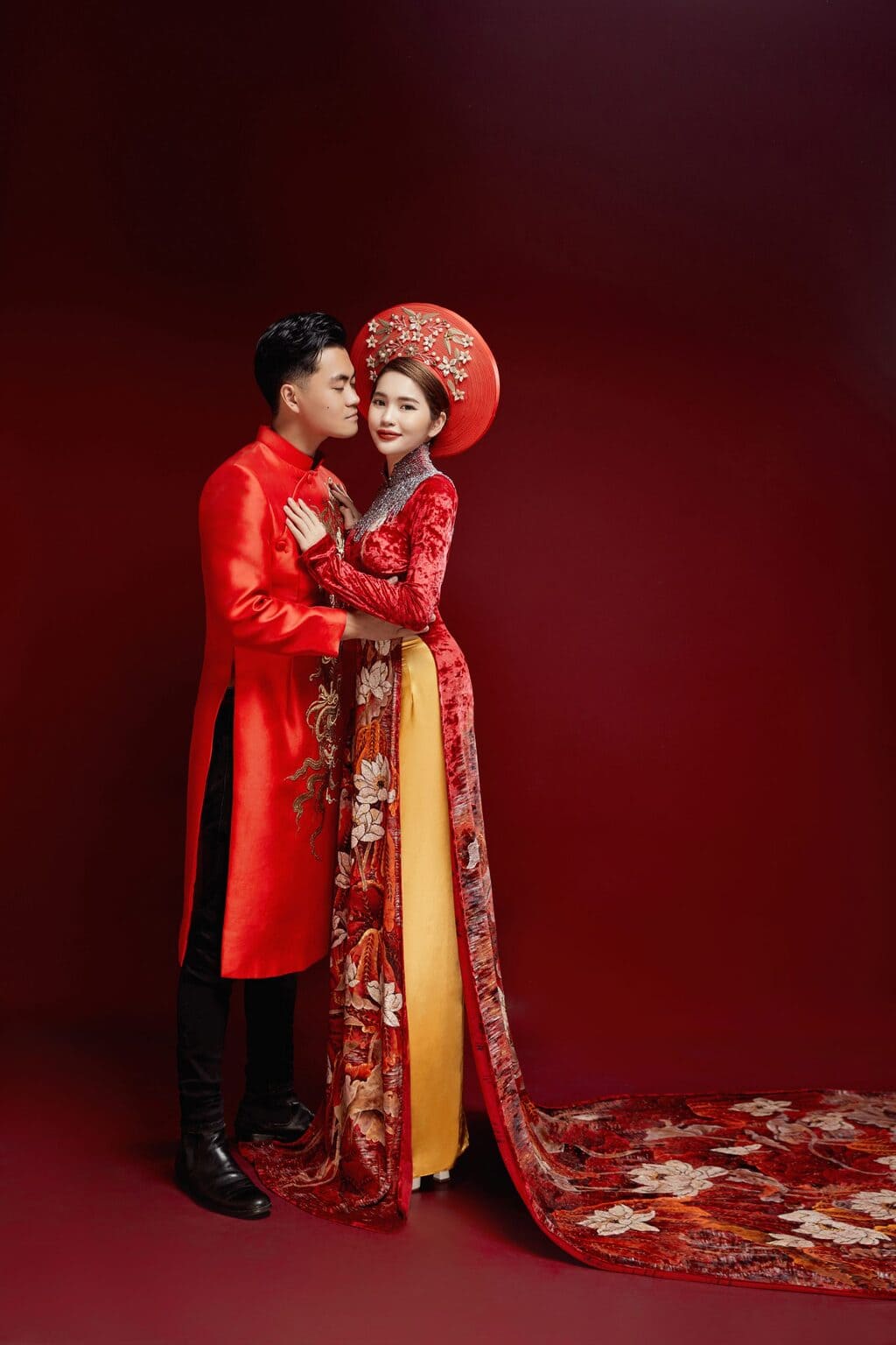 Mẫu áo dài đôi chụp ảnh cưới