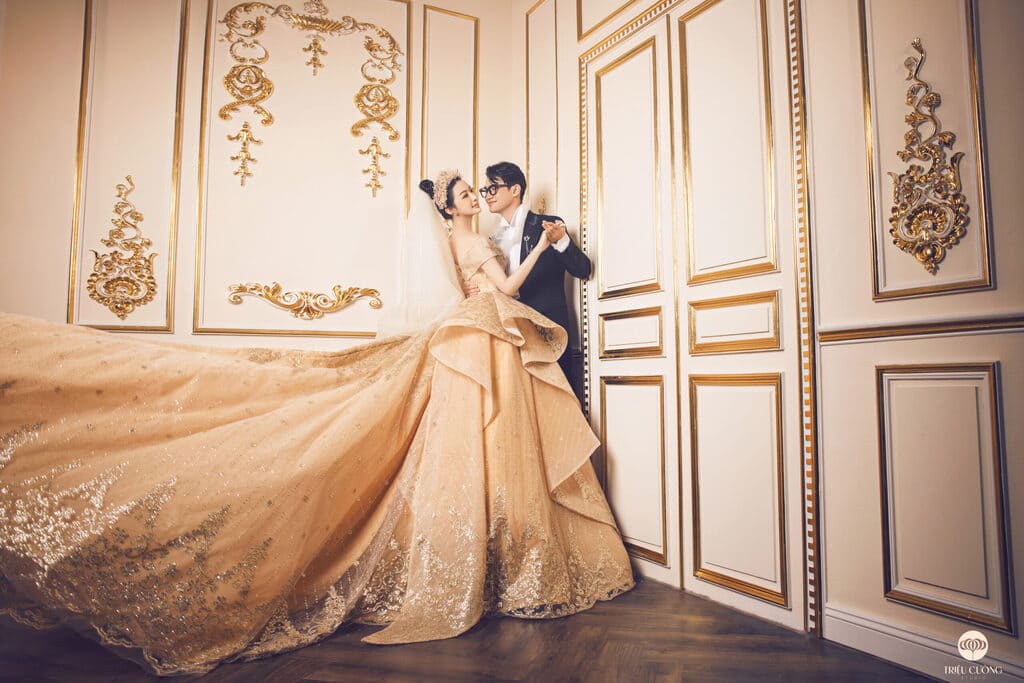 Tham khảo những tư thế chụp ảnh cưới đẹp trong studio